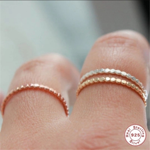 Dainty 14k Gold Beehive Band Ring - Picture 7 of 14